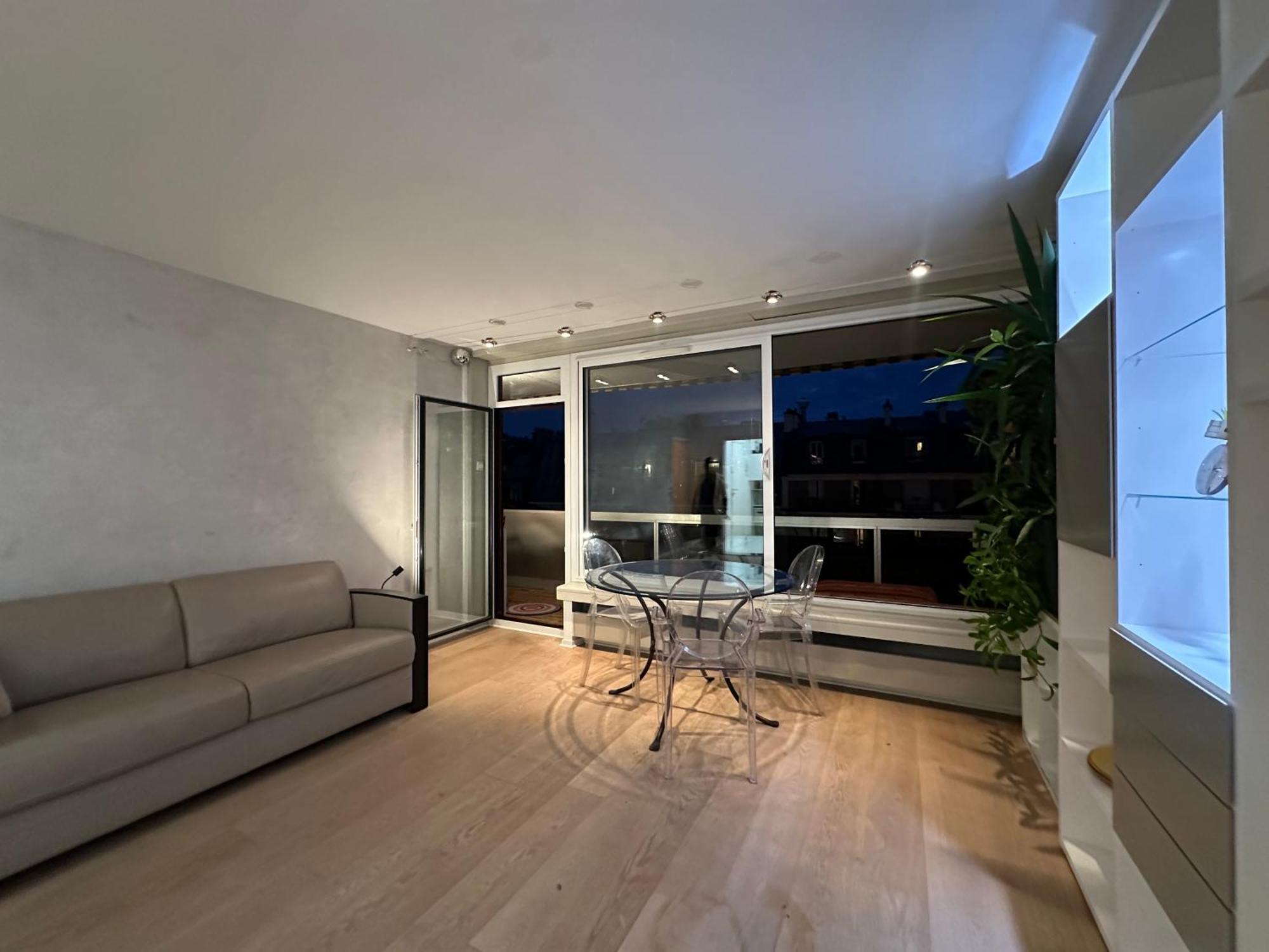 Apartment Tour Eiffel Two-bathroom Two-bedroom Loggia Spacious Quiet Brand-new Paris
