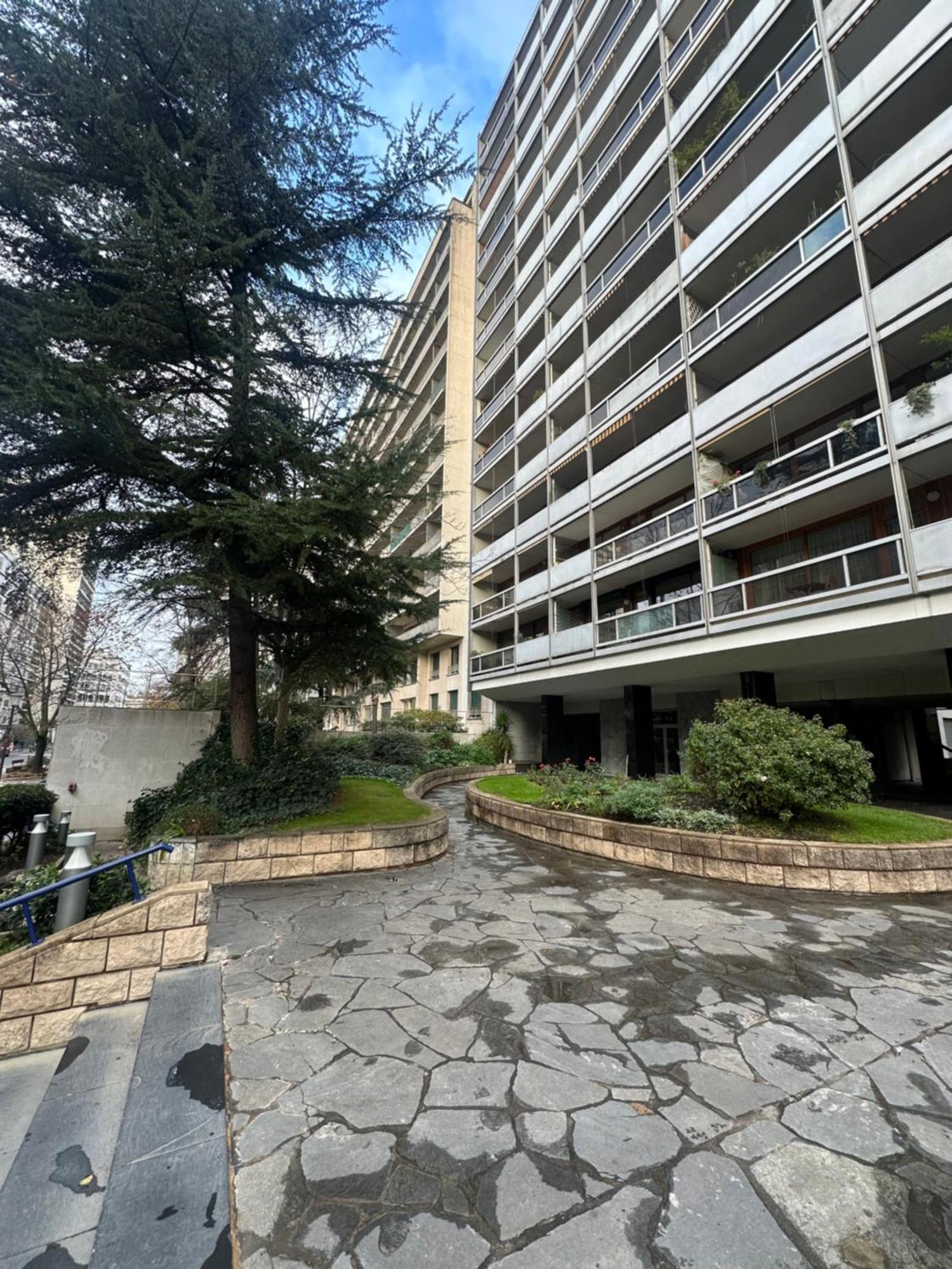 Tour Eiffel Two-bathroom Two-bedroom Loggia Spacious Quiet Brand-new Apartment